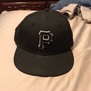 Black pirates hat